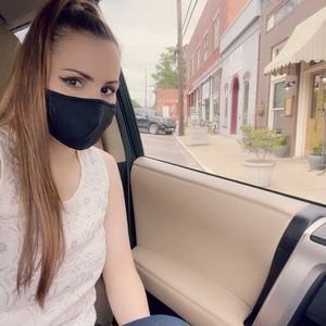 Meet your Posher, Anabel